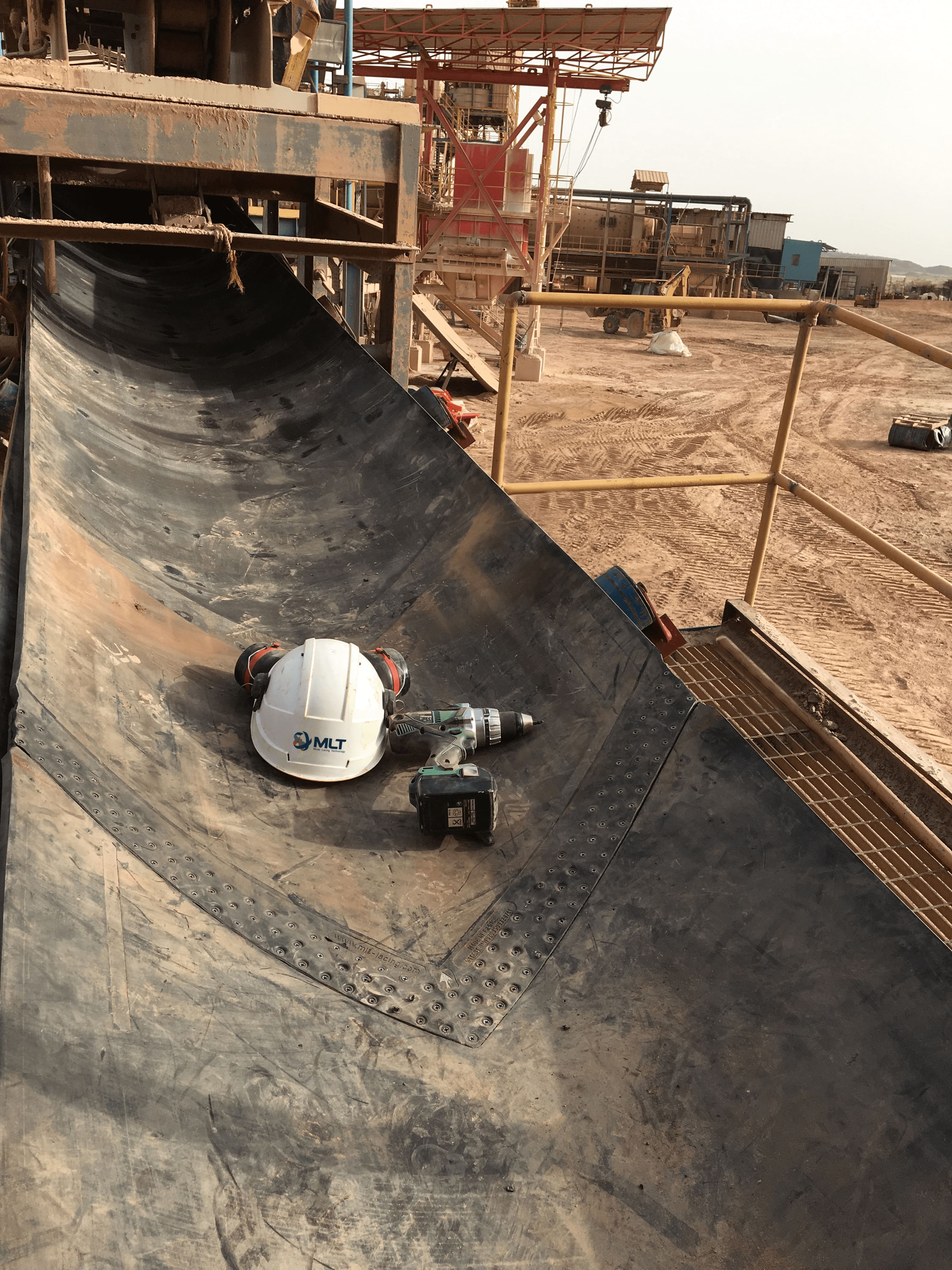 Интегрированный шарнир ISC с отверткой 